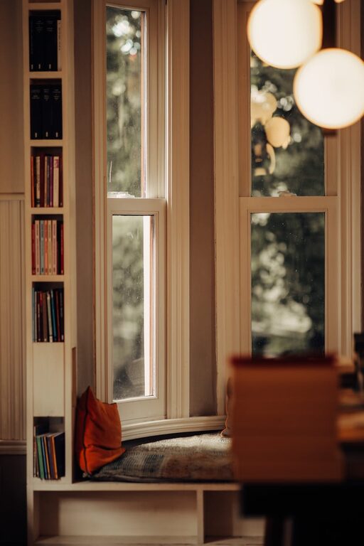 Tips for Creating a Cozy Reading Nook in Any Space